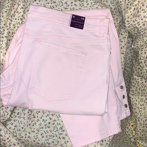 Gloria Vanderbilt pink pants!